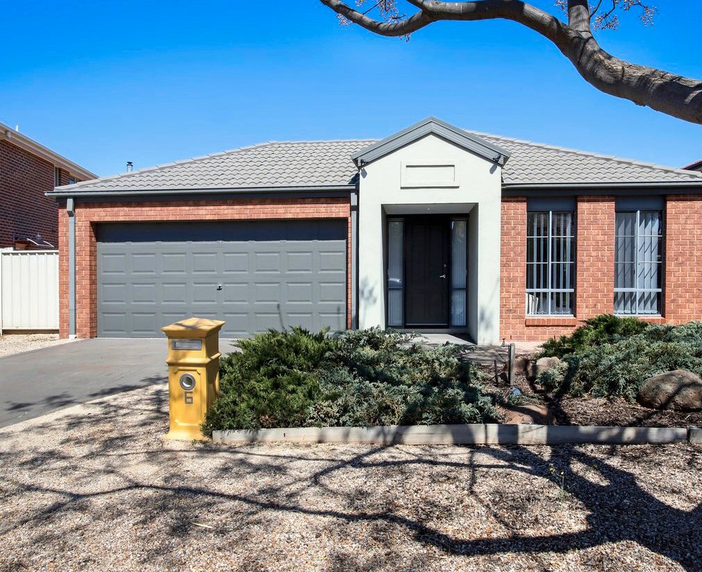 6 Rubicon Avenue, Taylors Hill VIC 3037
