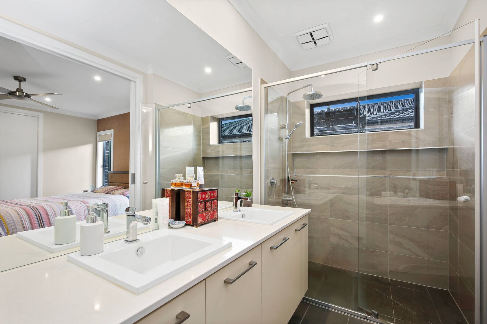 Property Gallery Thumbnail 9