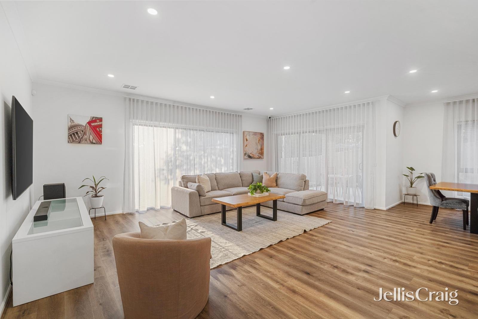 6 Salvana Avenue, Mitcham image 2