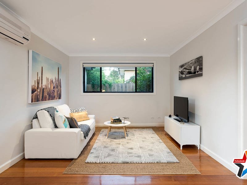 6 Saxon Drive, Mooroolbark image 3