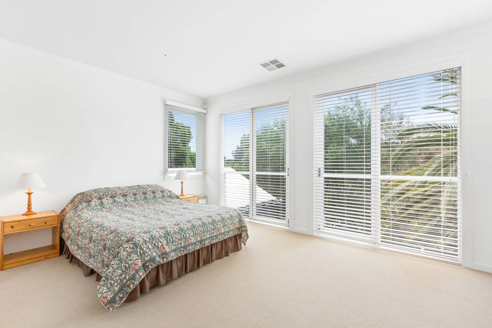 Property Gallery Thumbnail 8