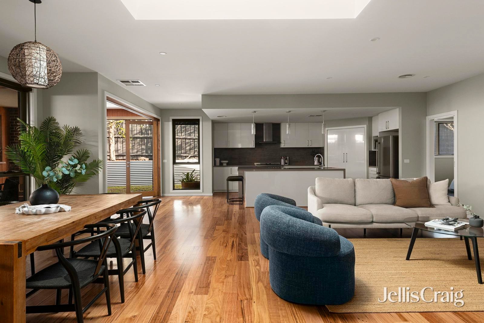 6 Senecio Drive, Doreen image 3