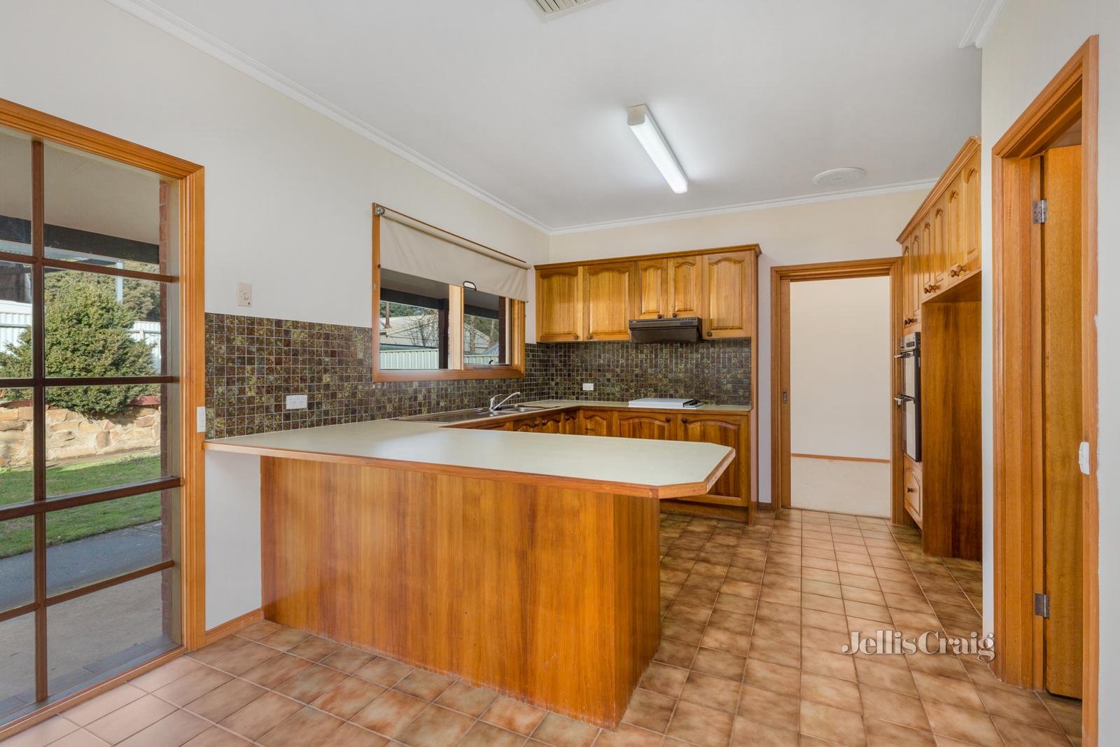 6 Sheehan Court, Castlemaine image 5