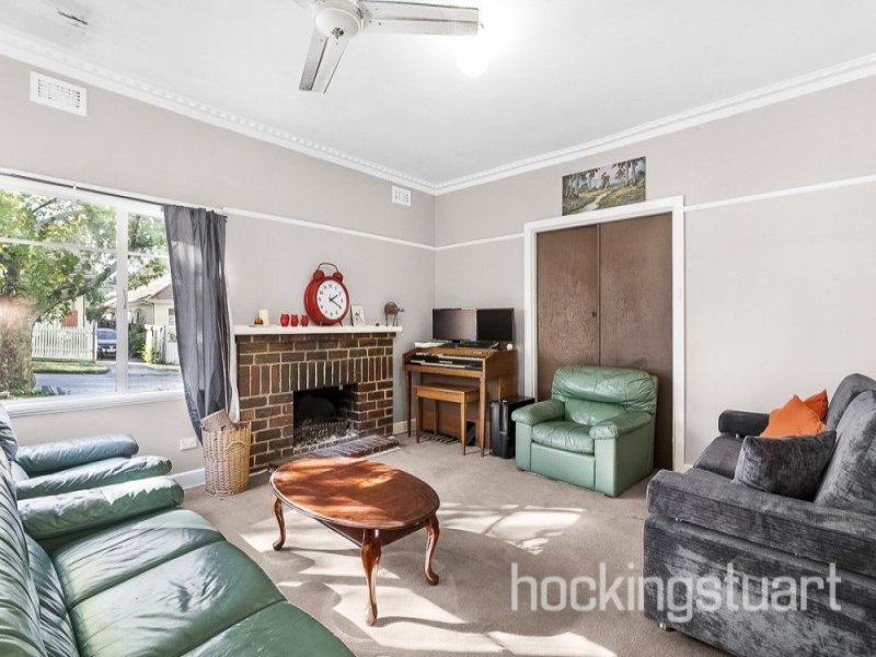 6 Shepherd Street, Surrey Hills image 4