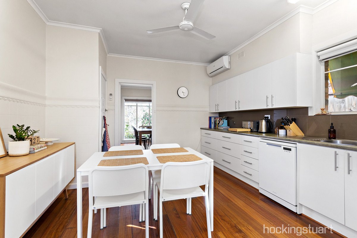6 Sherwood Road, Surrey Hills image 9