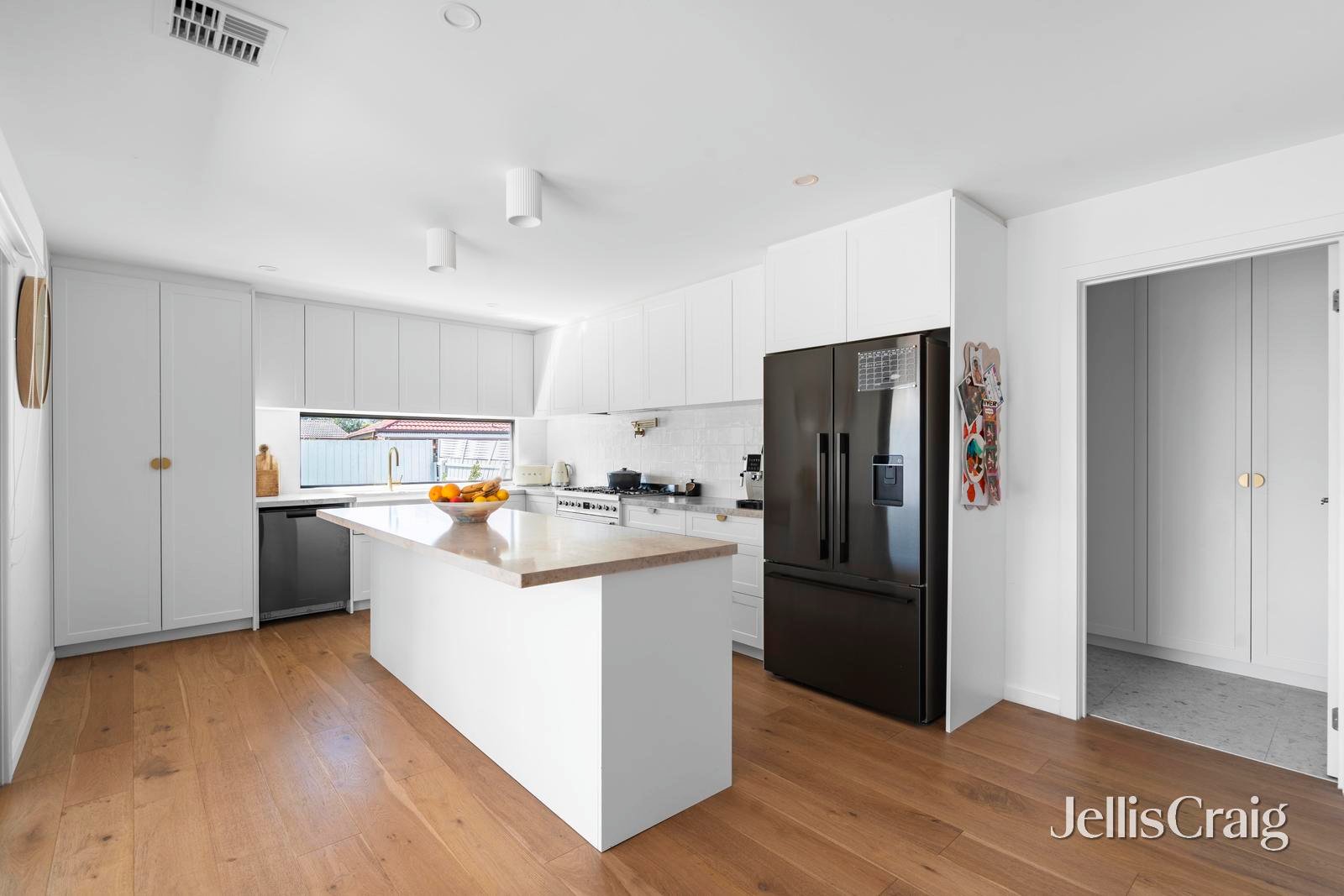 6 Somerlayton Crescent, Fawkner image 4