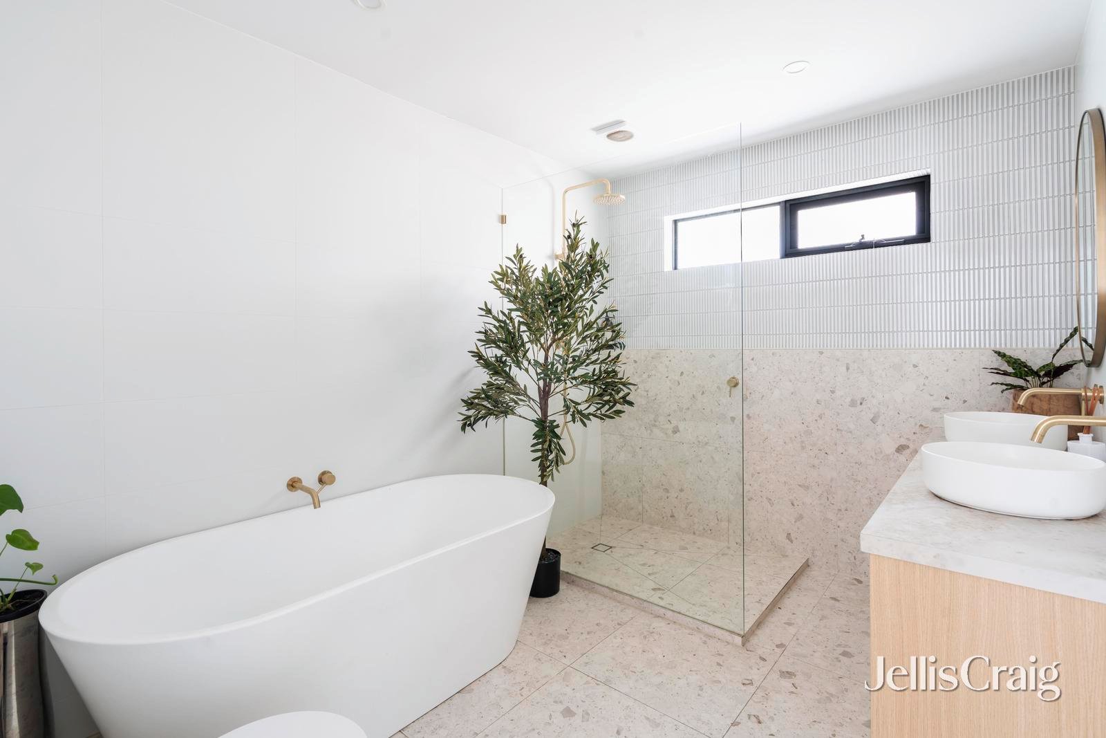 6 Somerlayton Crescent, Fawkner image 10