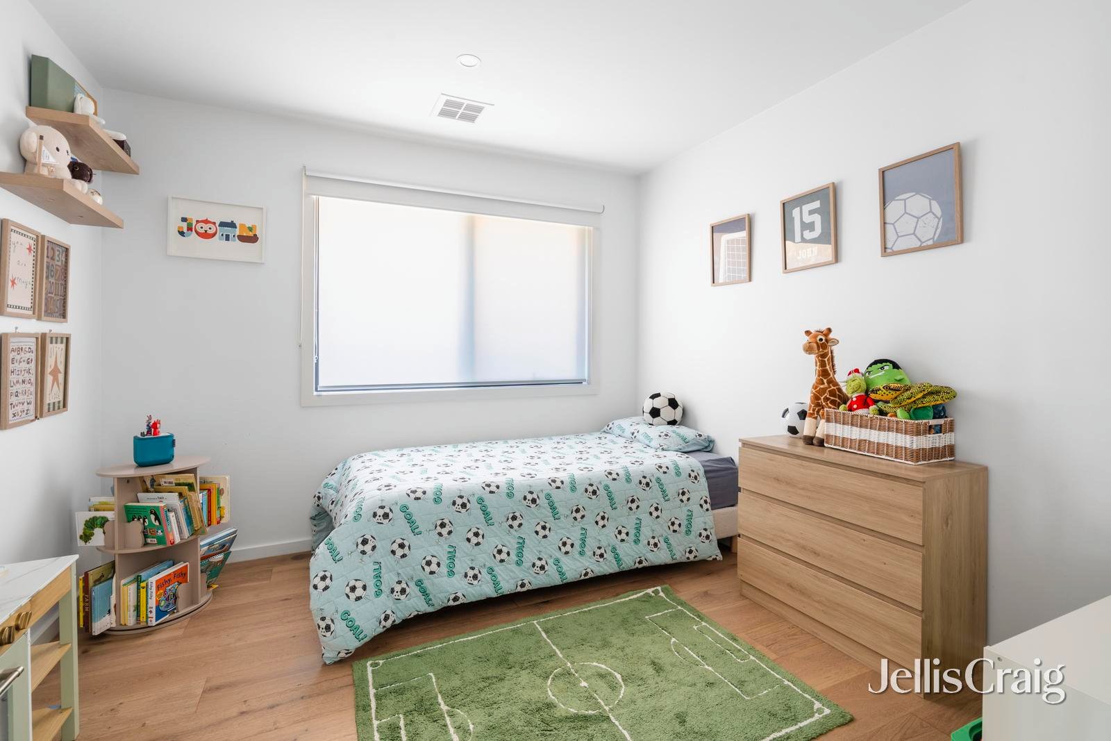 6 Somerlayton Crescent, Fawkner image 11