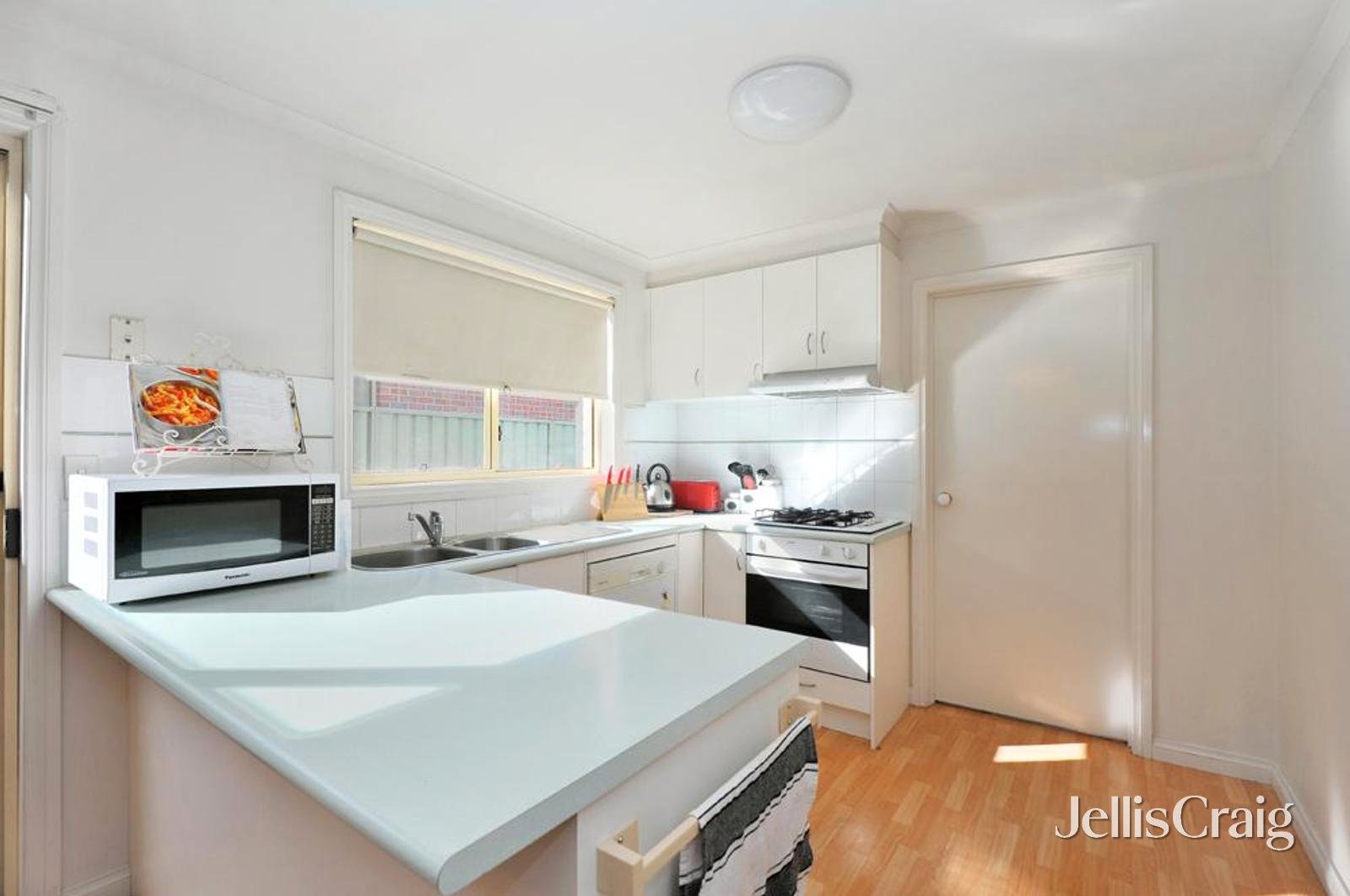 6 Somerset Avenue, Lake&nbsp;Gardens image 3
