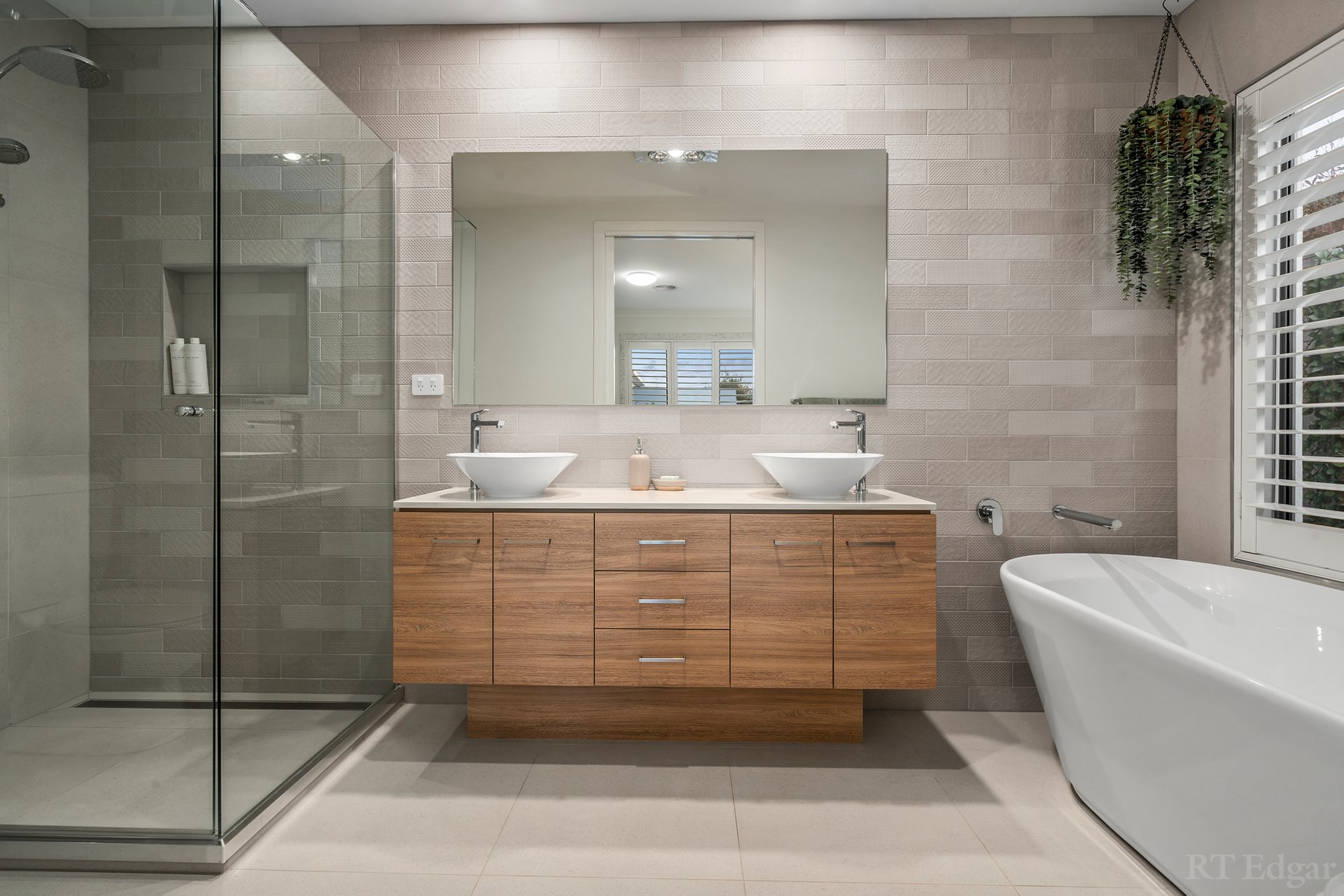 Property Gallery Thumbnail 17