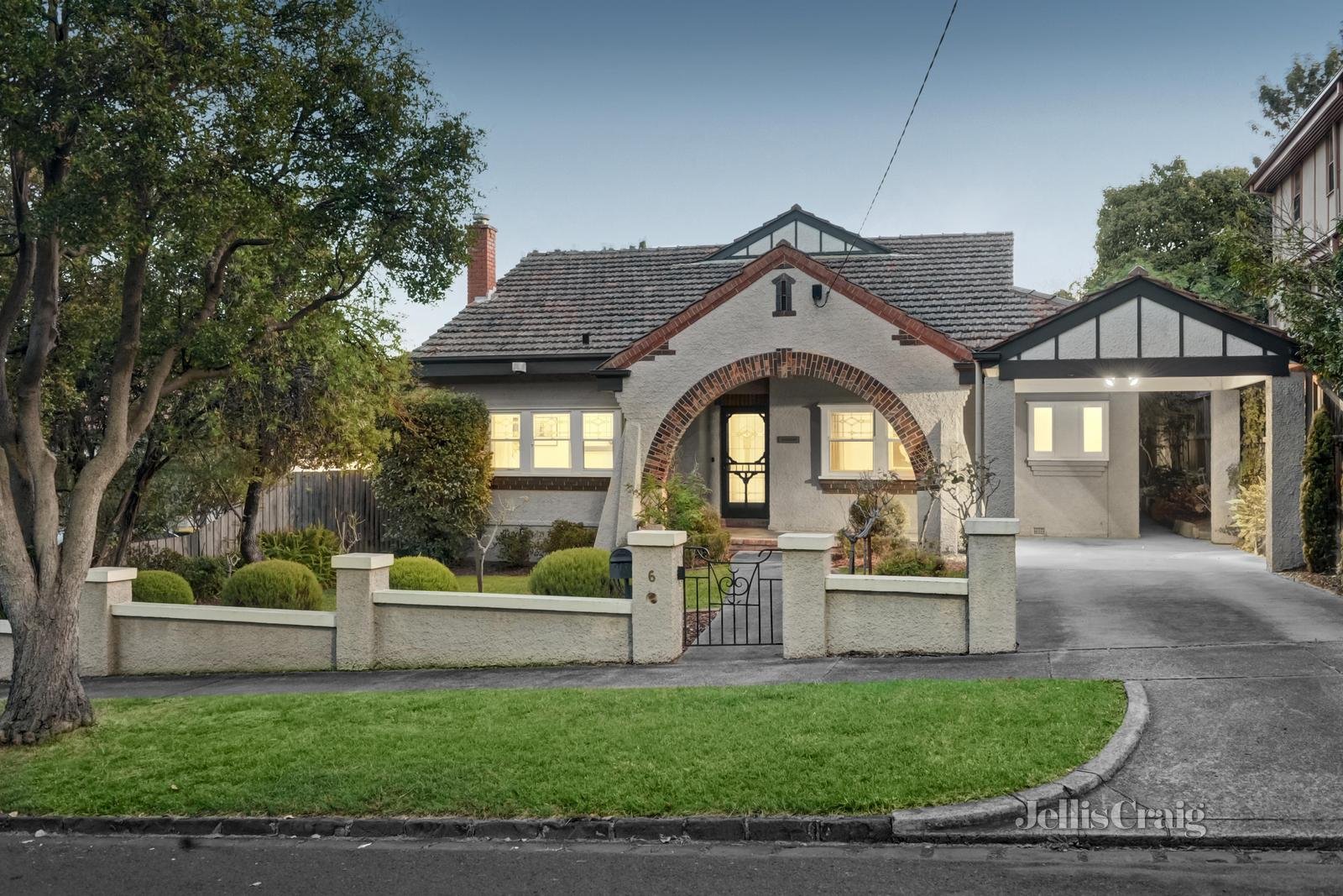 6 Springfield Avenue, Camberwell image 1