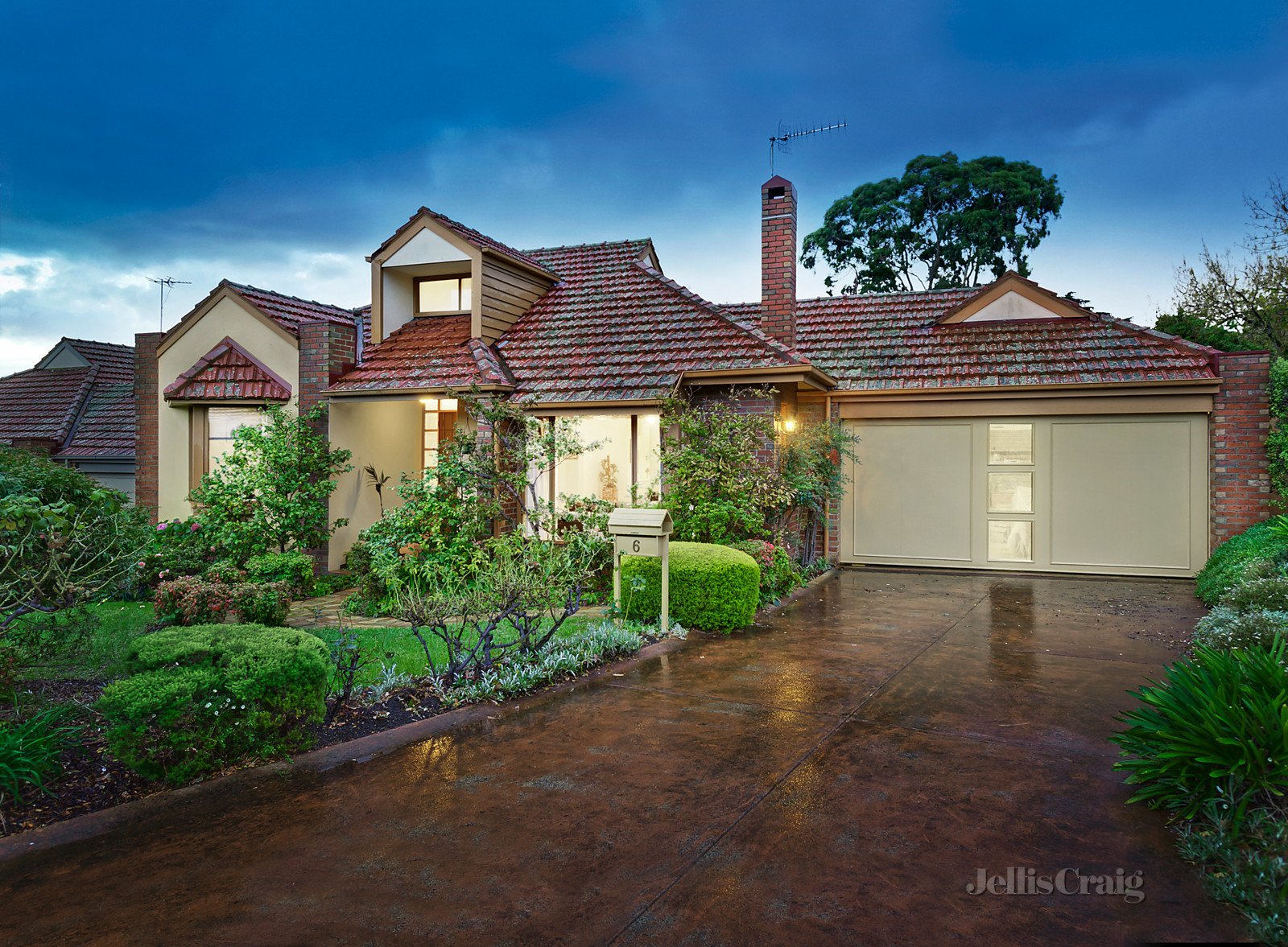 6 St Anthonys Place, Kew image 1