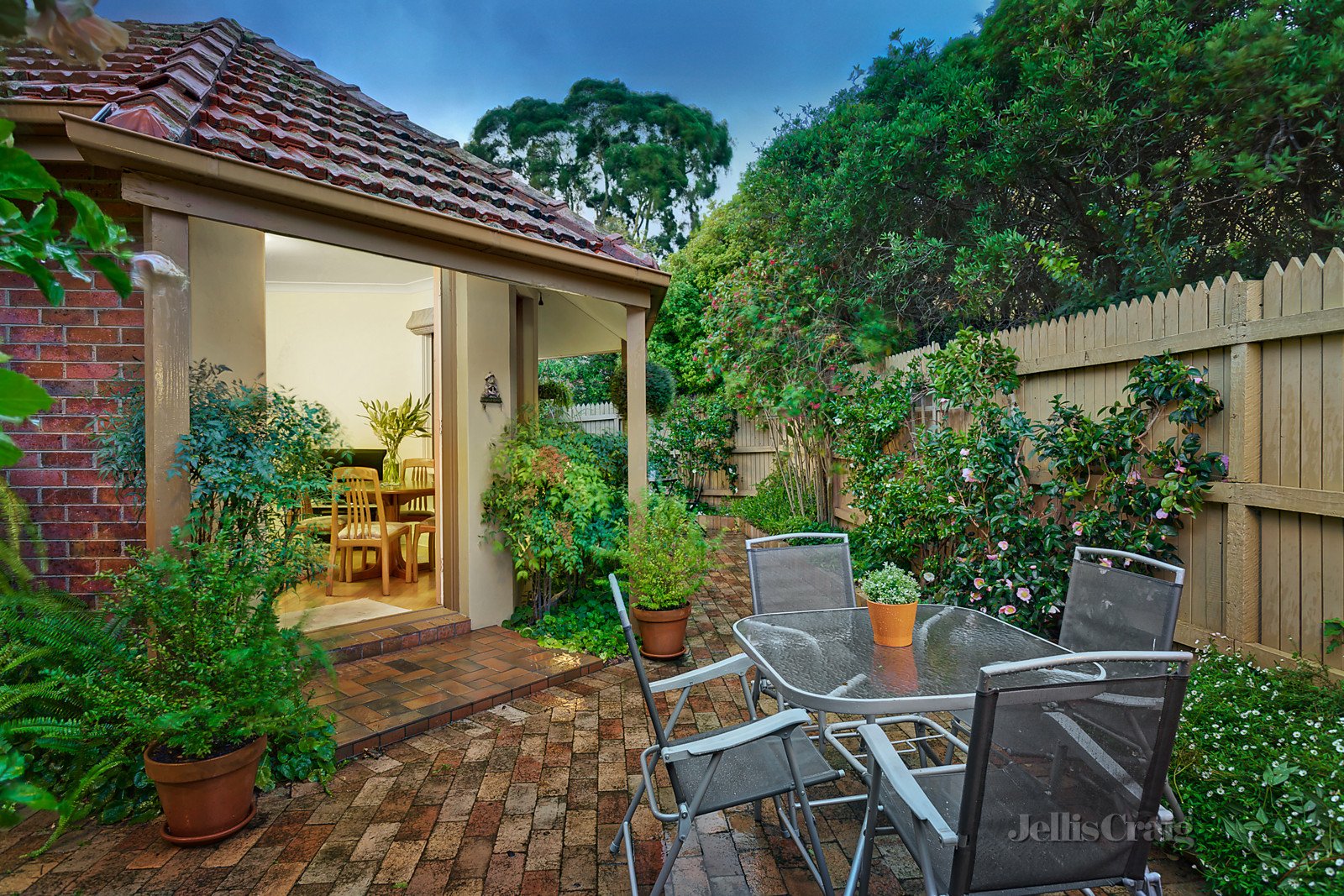 6 St Anthonys Place, Kew image 10