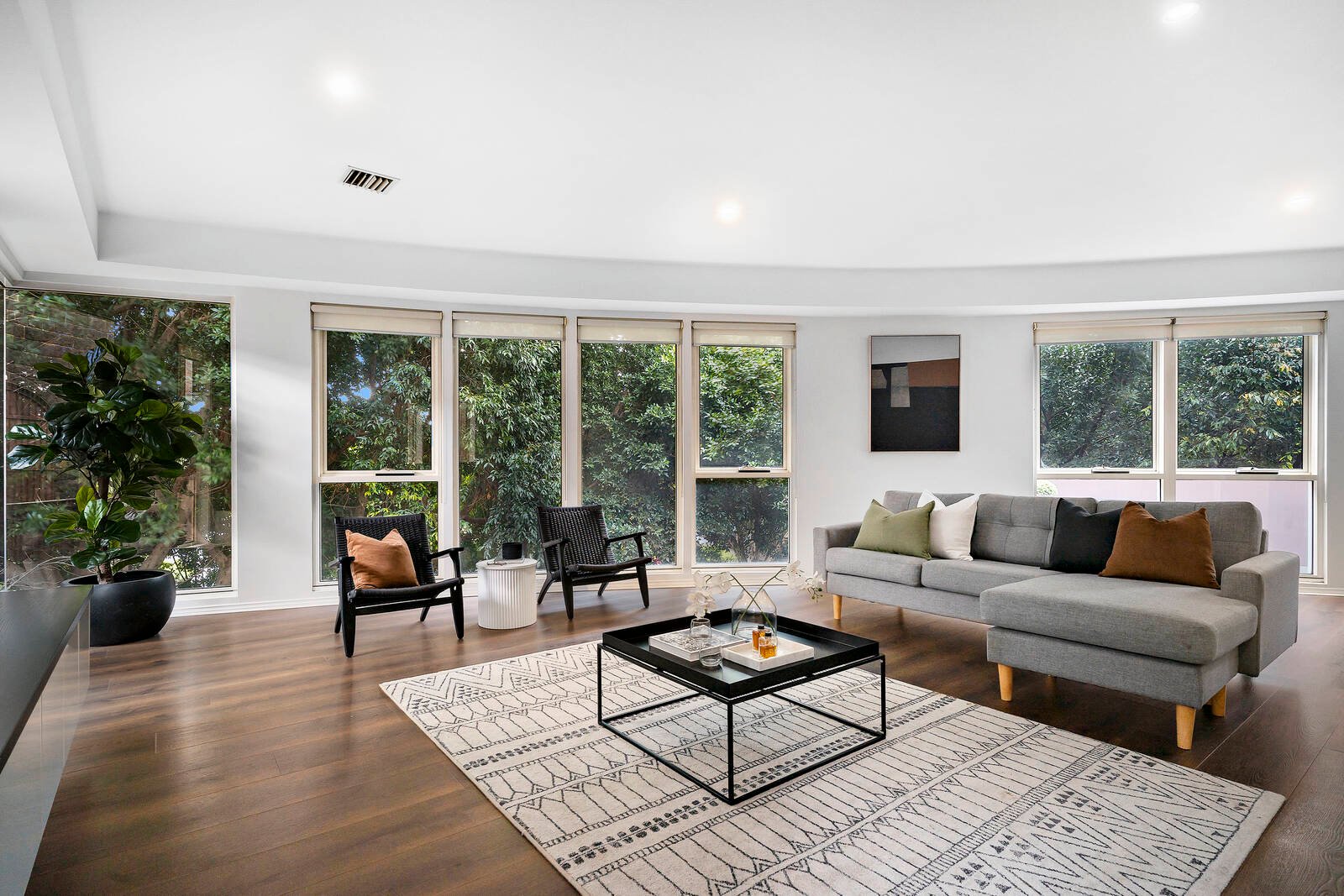 Property Gallery - Main Image