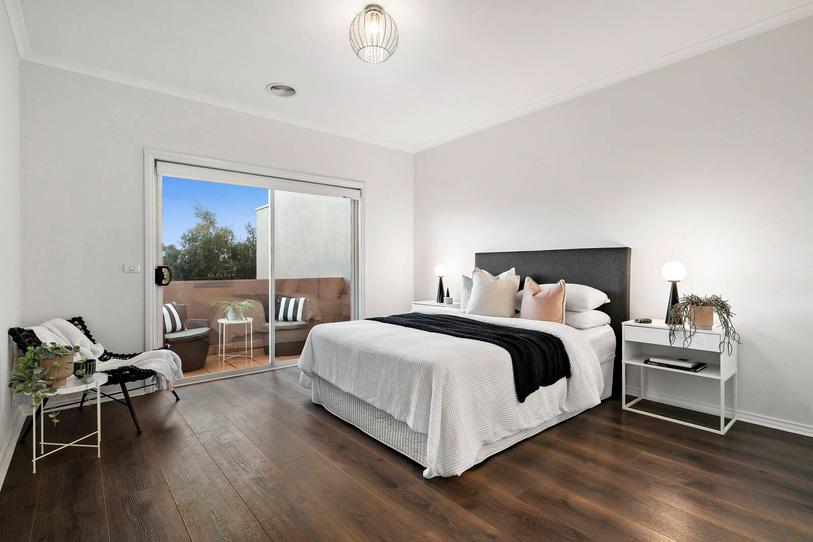 Property Gallery Thumbnail 8