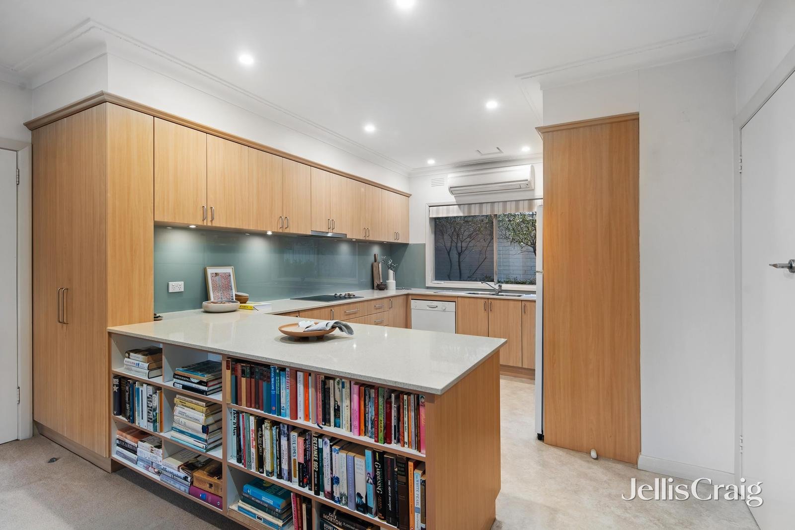 6 Streeton Court, Mont Albert image 4