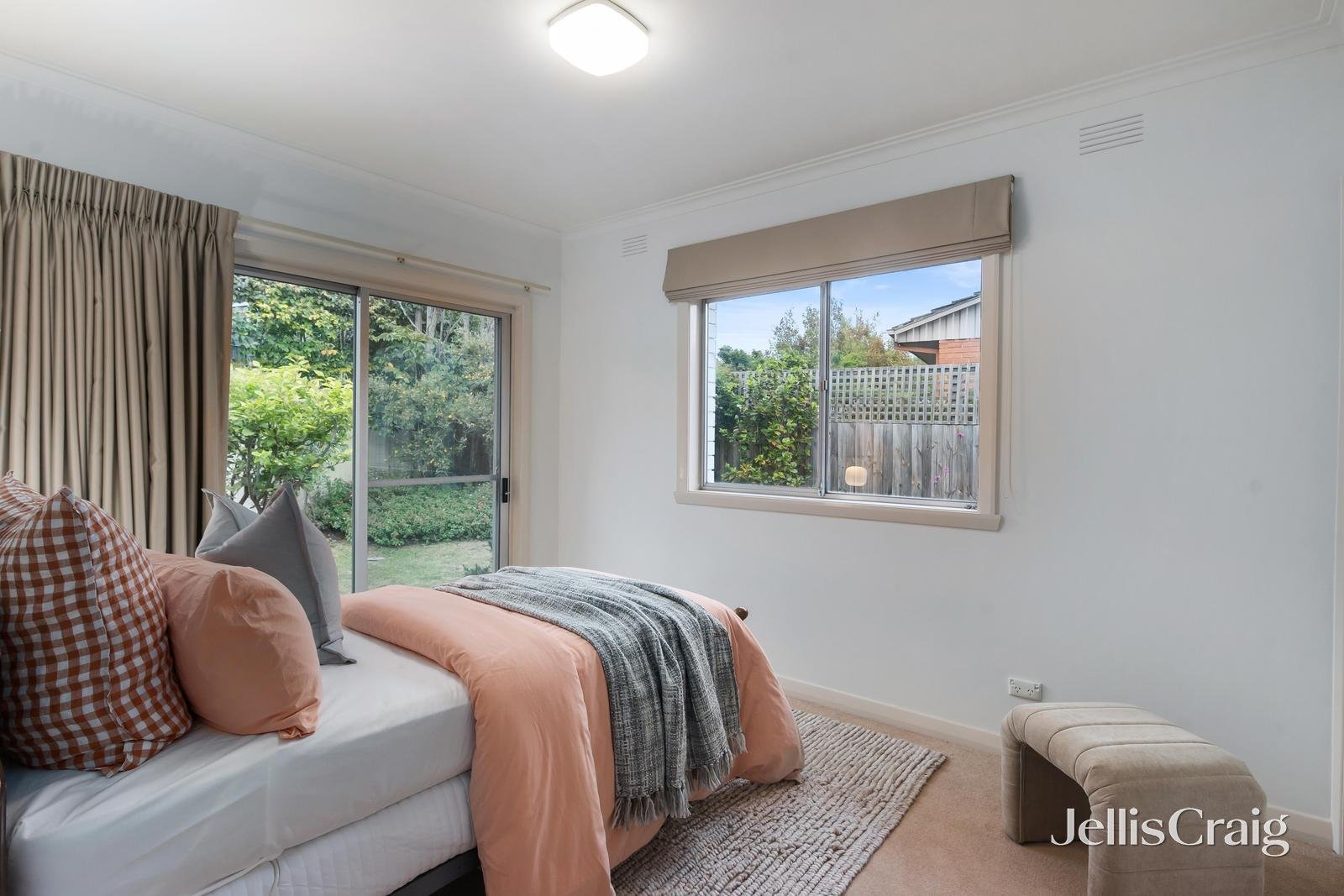 6 Streeton Court, Mont Albert image 8