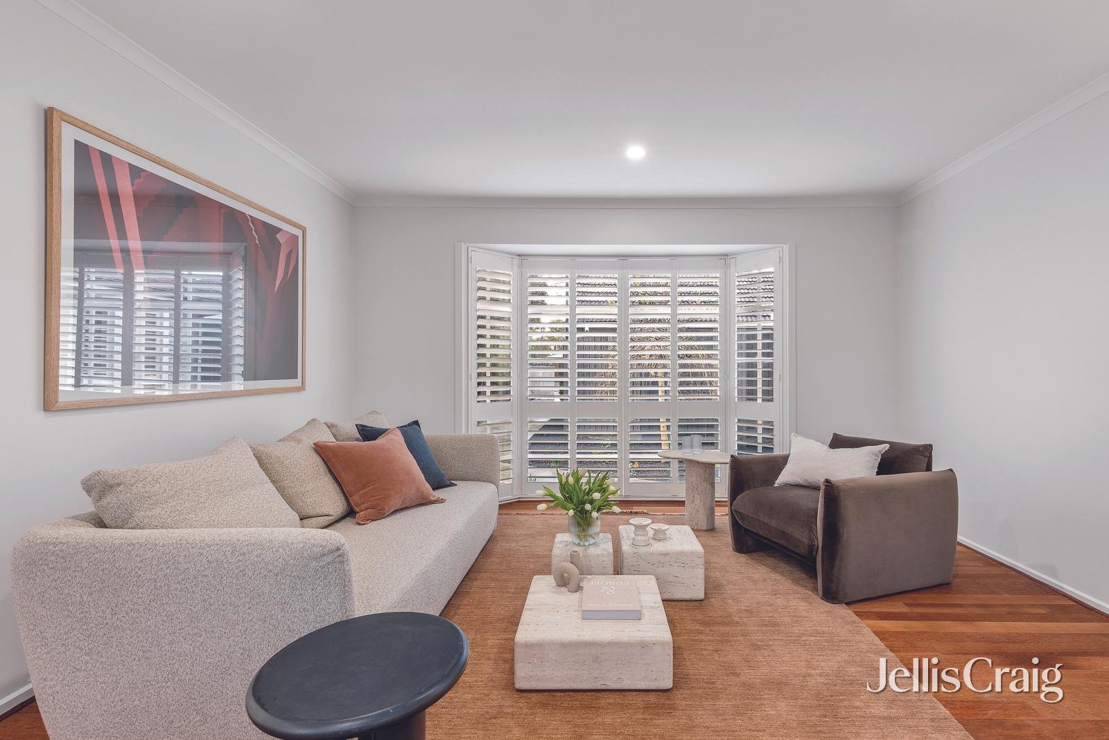 6 Stuart Avenue, Cheltenham image 2