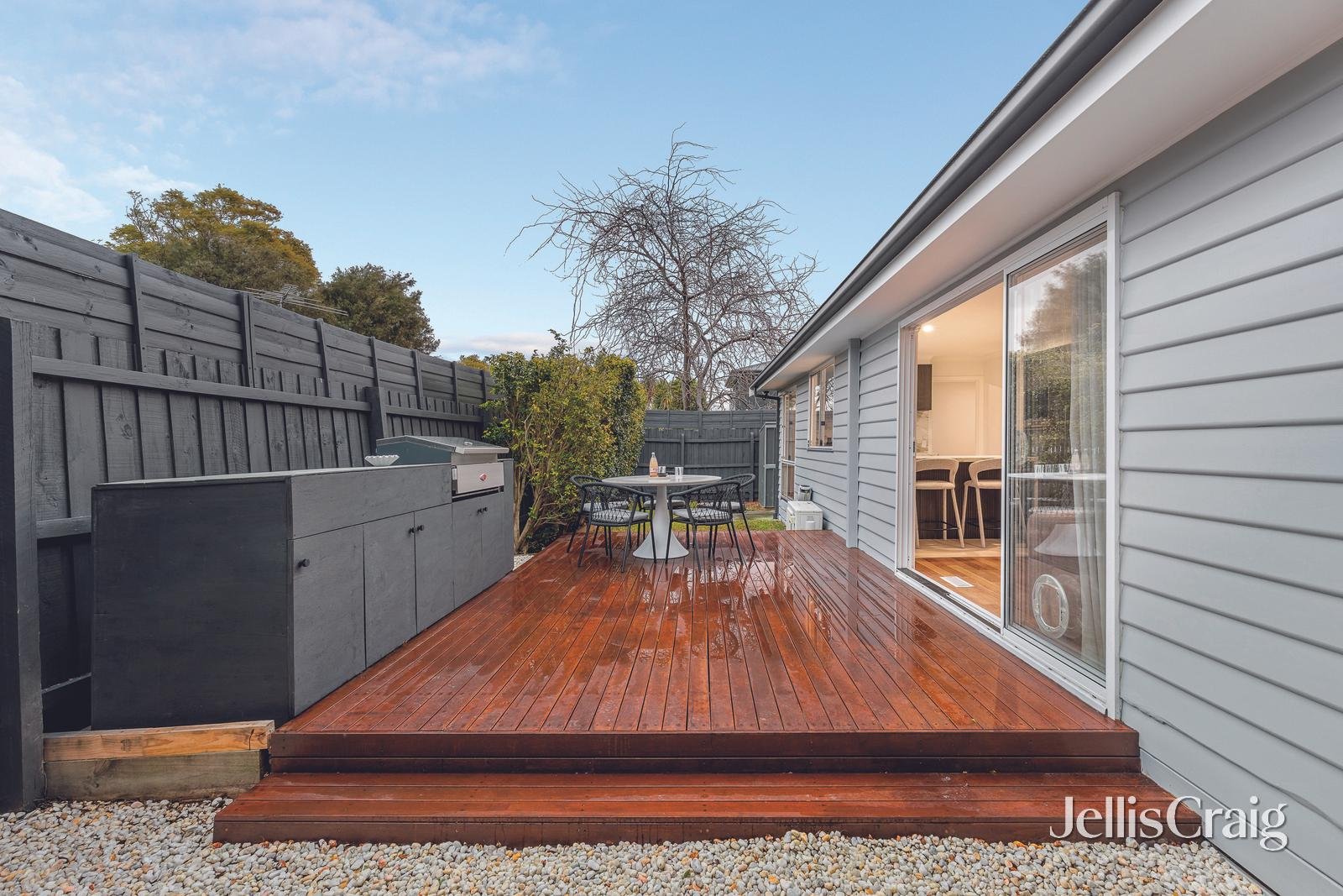 6 Stuart Avenue, Cheltenham image 11