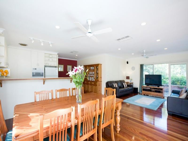 6 Stuart Court, Balwyn North image 3