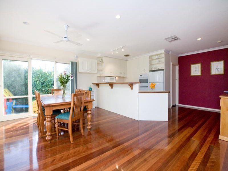 6 Stuart Court, Balwyn North image 4