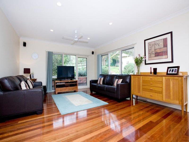 6 Stuart Court, Balwyn North image 5