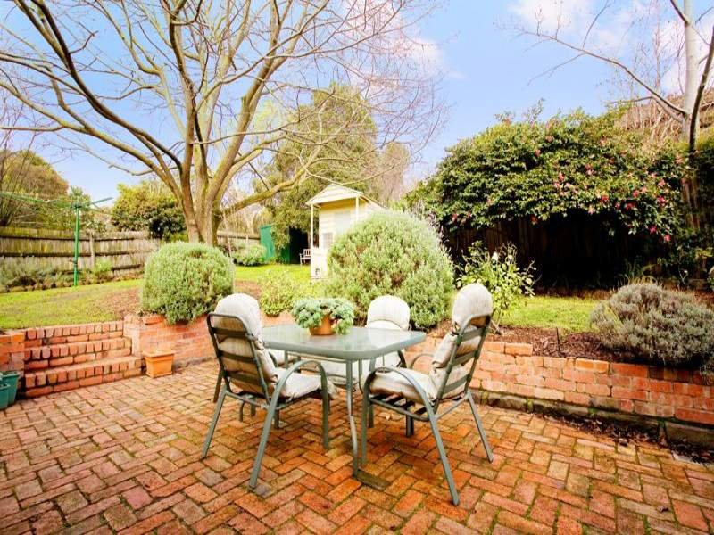 6 Stuart Court, Balwyn North image 8