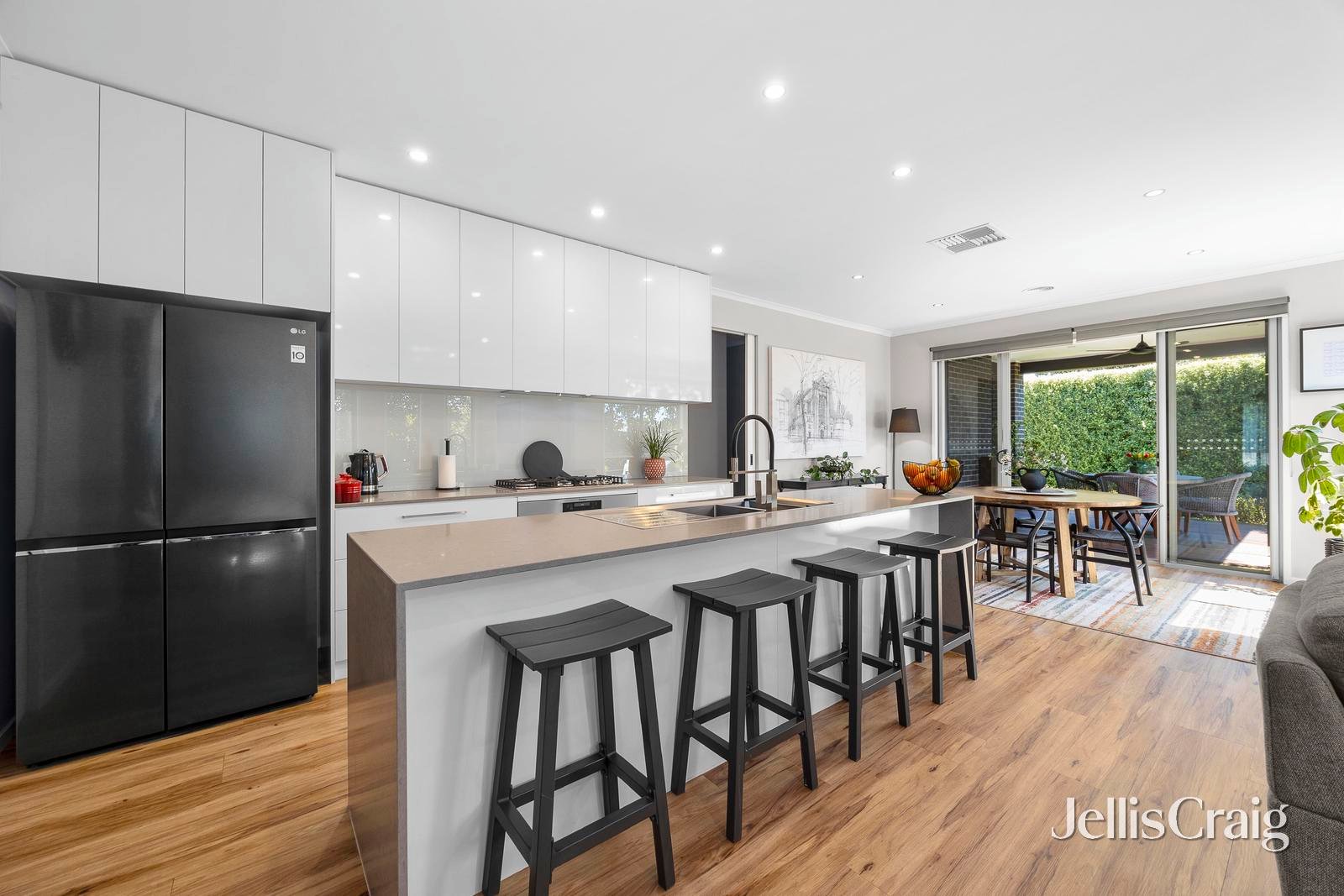 6 Sutcliffe Street, Lucas image 5