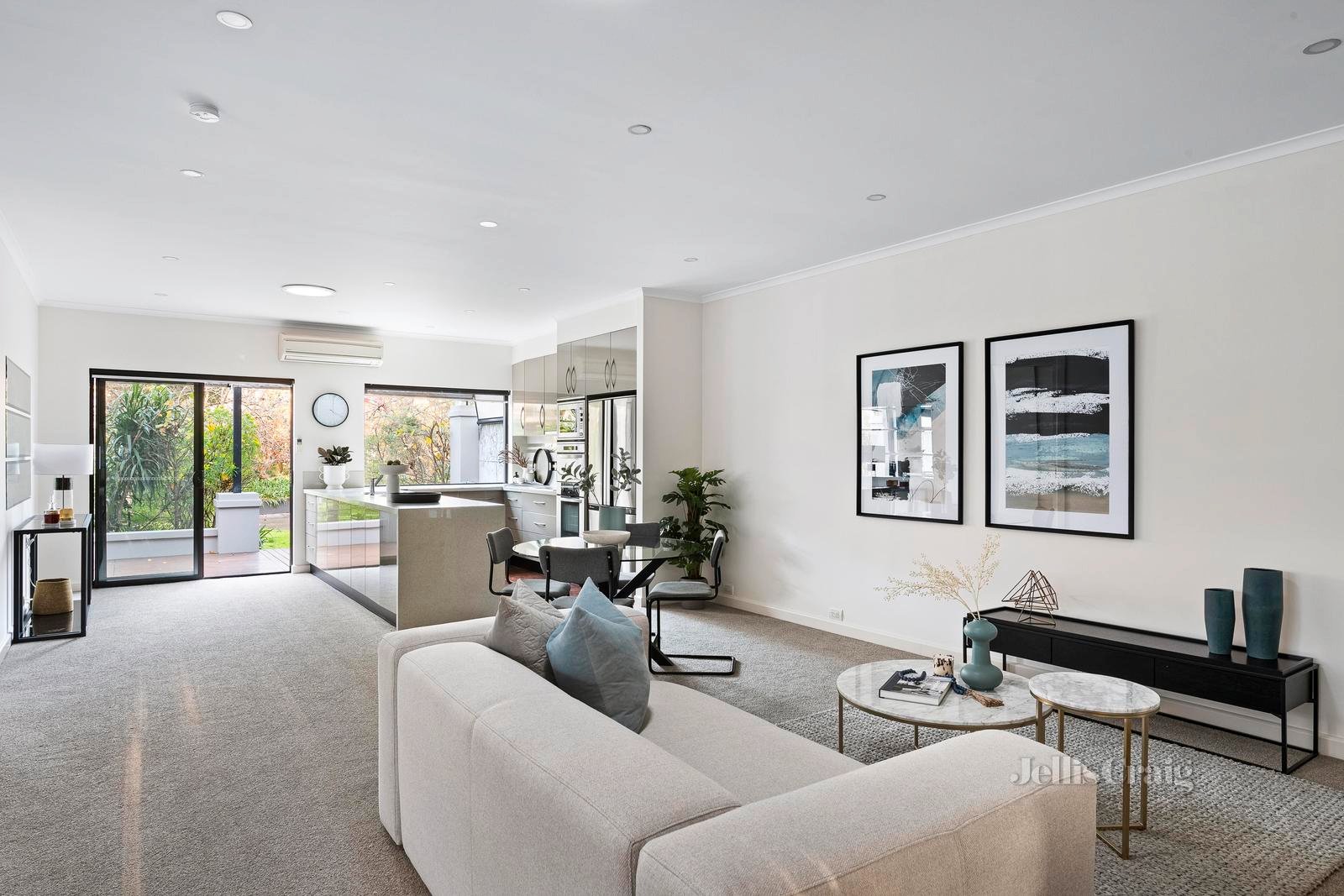 6 Swallow Street, Port Melbourne image 2
