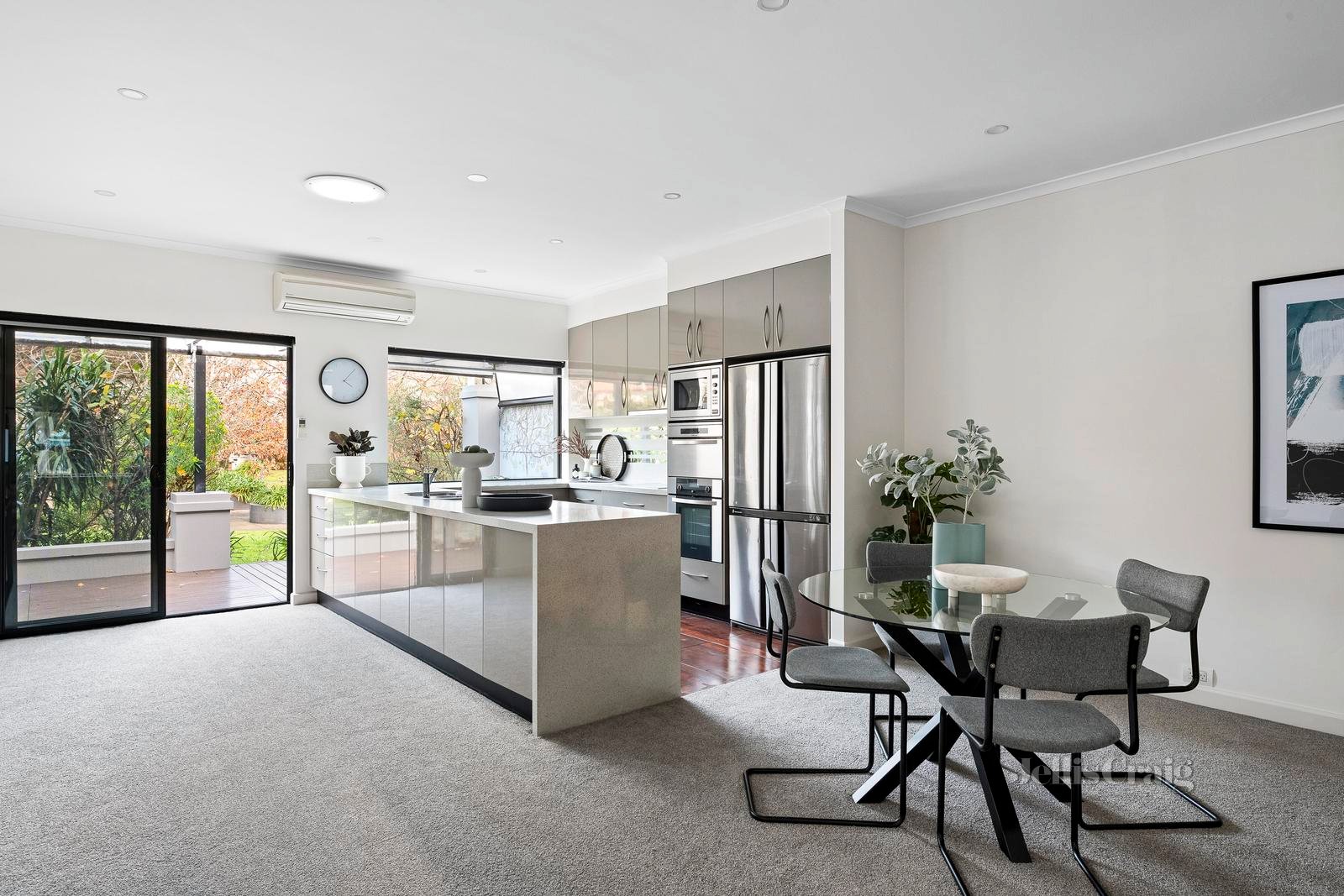 6 Swallow Street, Port Melbourne image 4