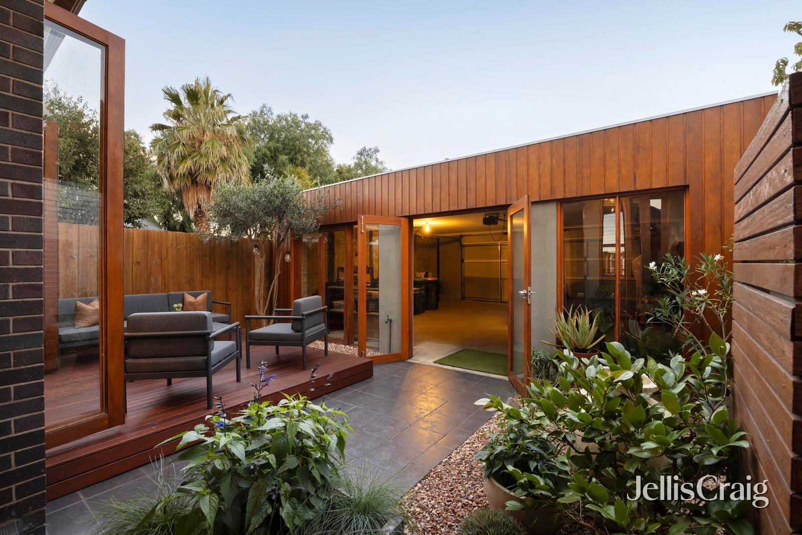 6 Swanston Street, Geelong image 14