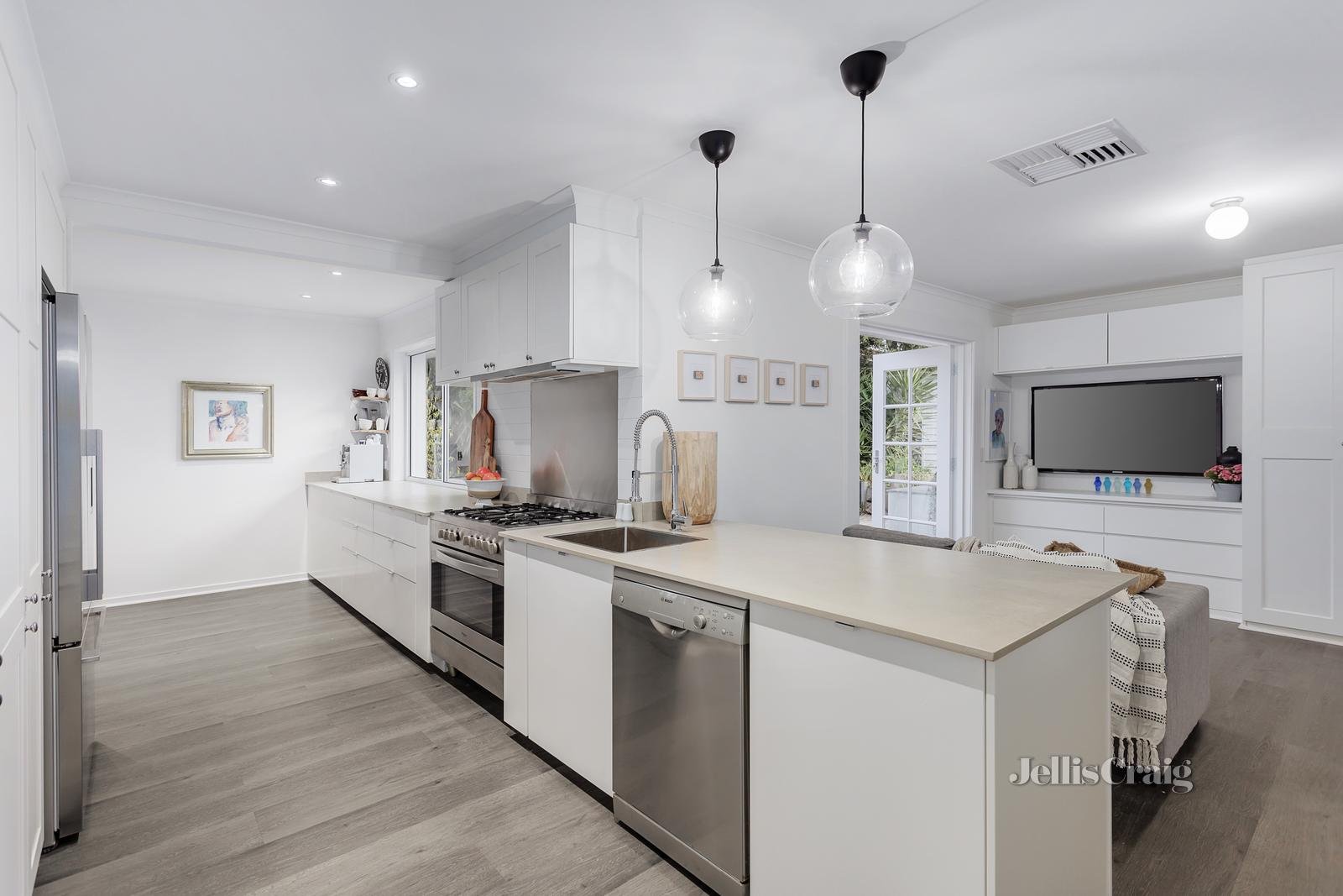 6 Tanya Court, Croydon Hills image 2