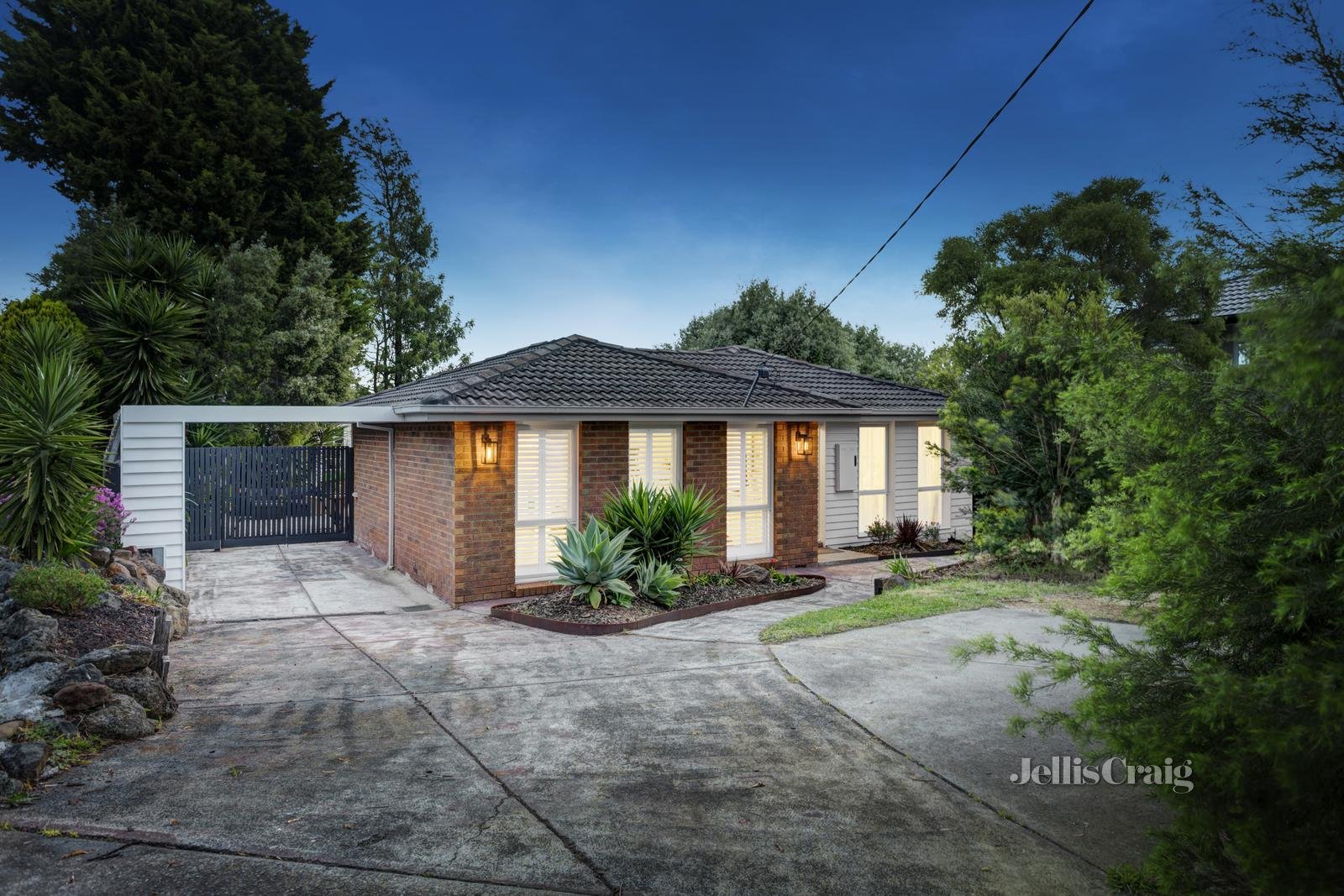 6 Tanya Court, Croydon Hills image 1