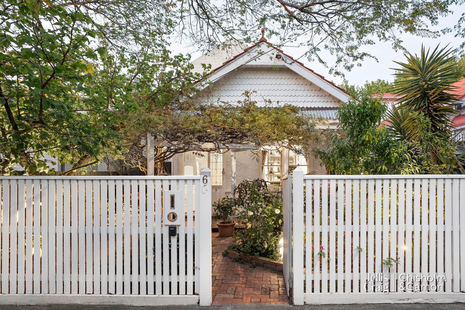 6 Thackeray Street, Elwood image 22