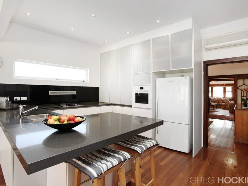 6 The Crescent, Footscray image 8