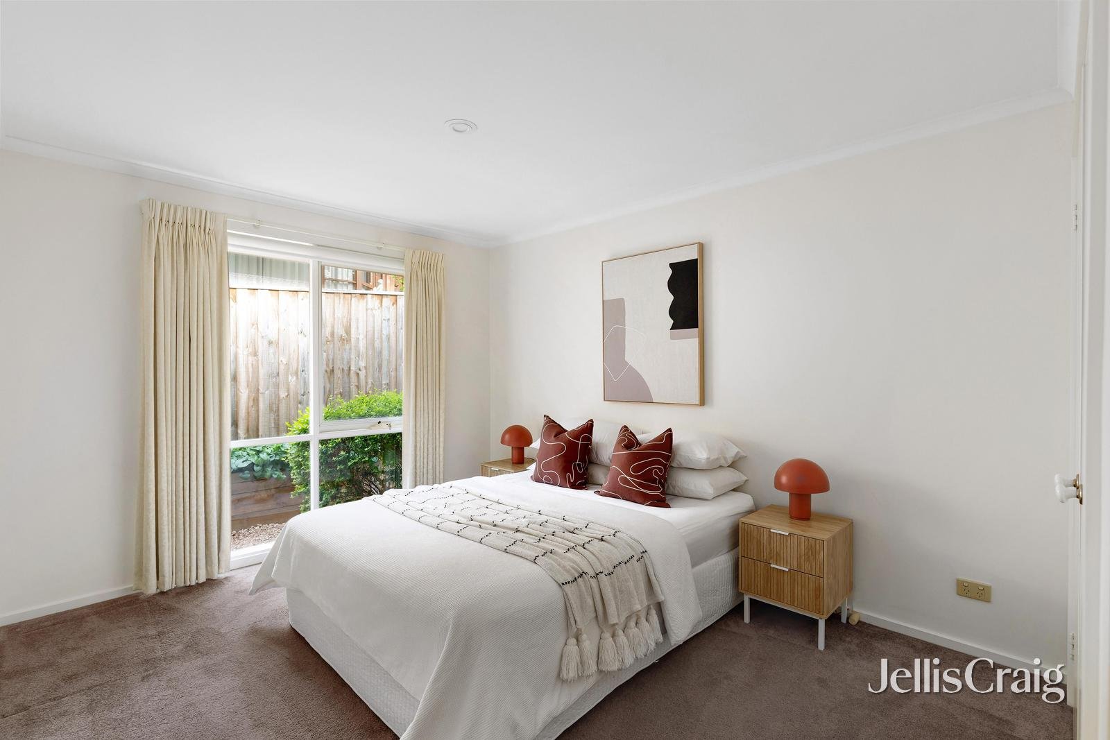 6 The Eyrie, Eltham image 9