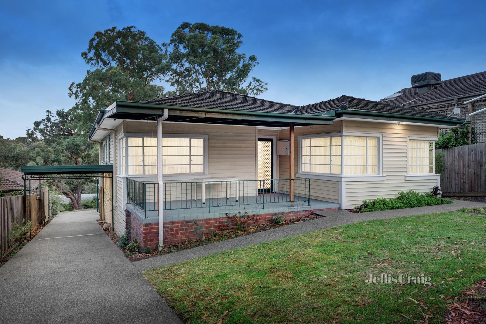 6 The Glade, Mitcham image 10