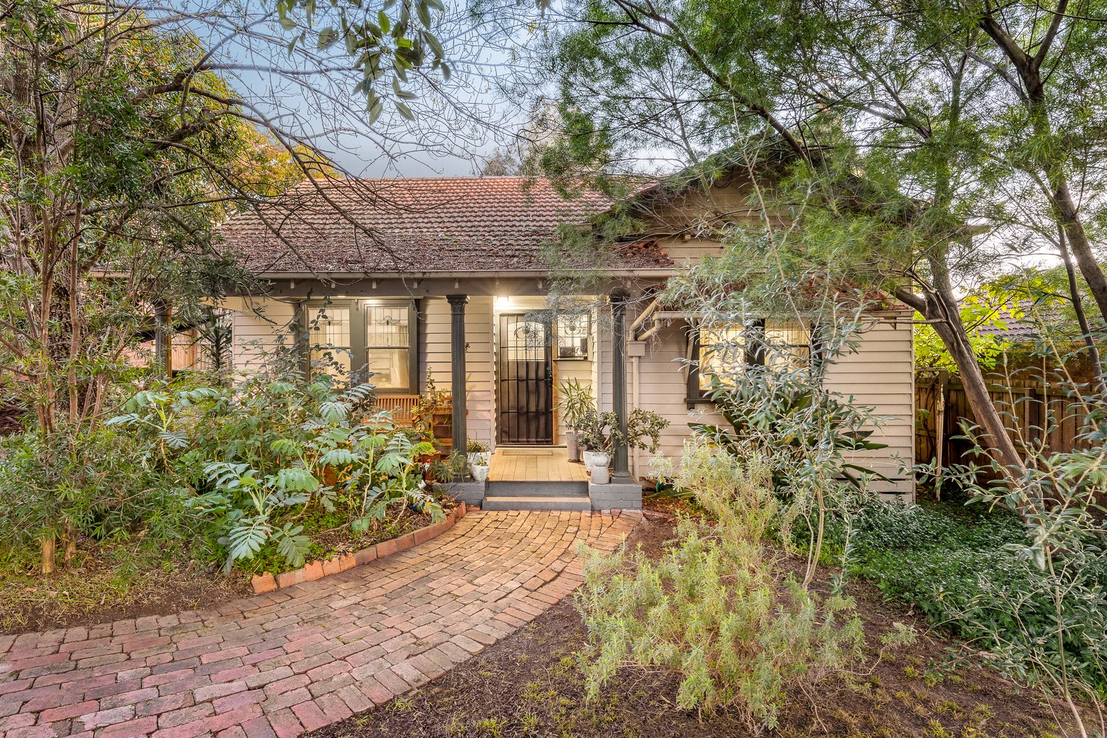 6 The Grove, Camberwell, VIC, 3124 RT Edgar
