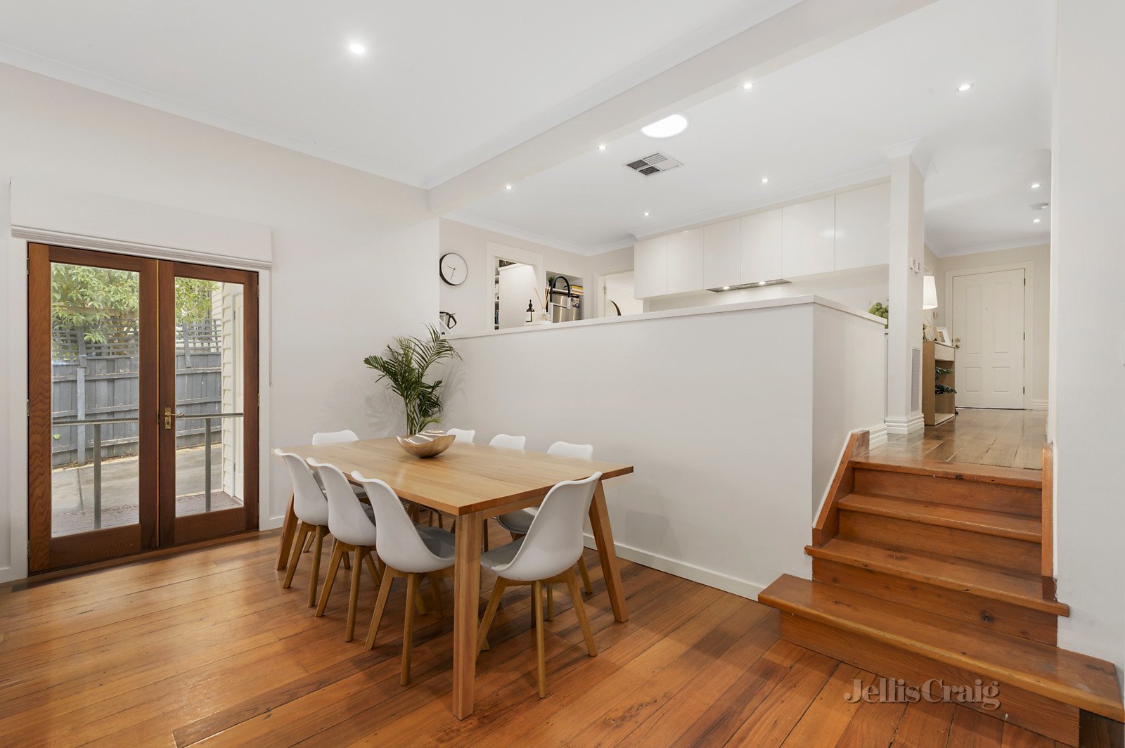 6 Thea Grove, Doncaster East image 4