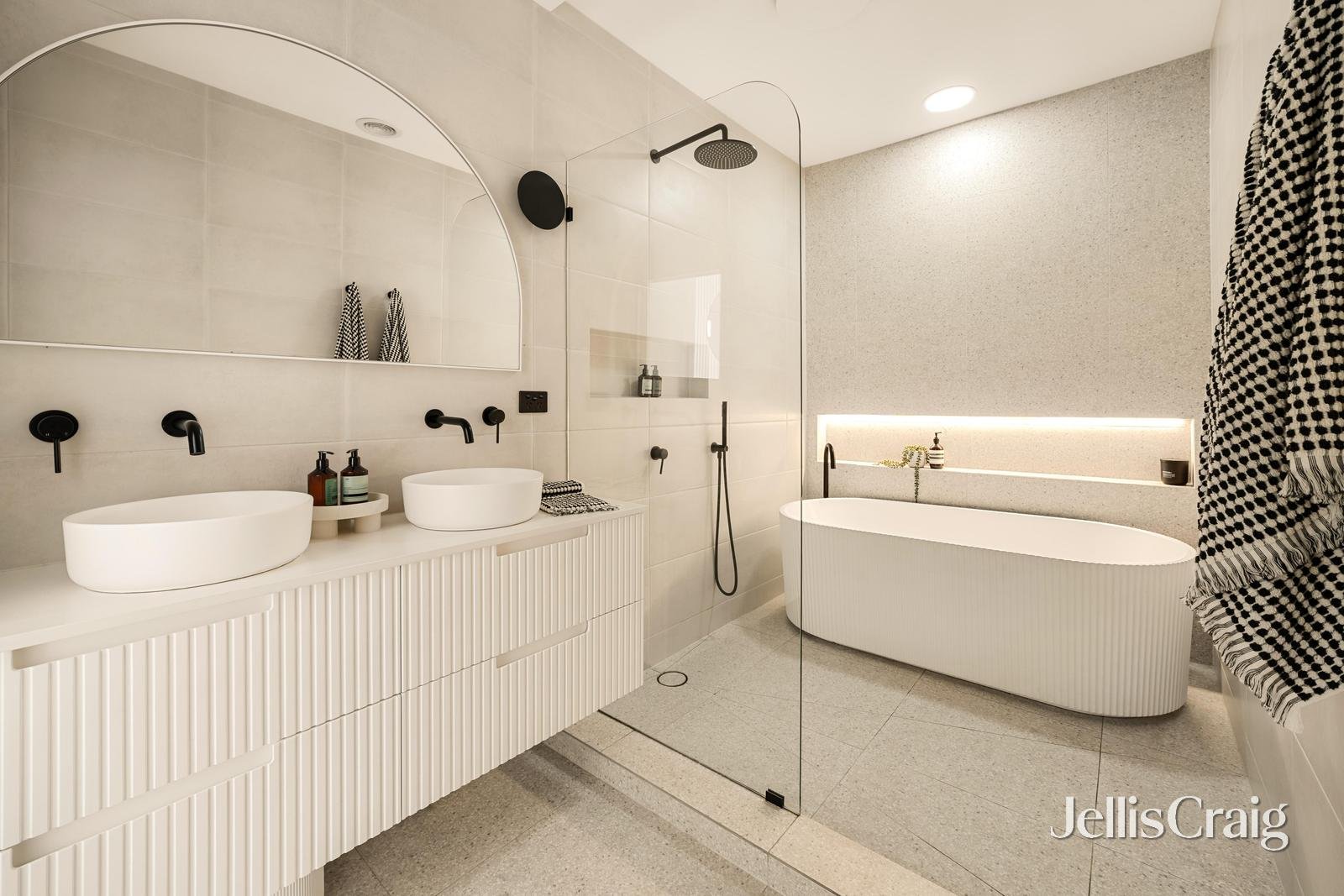 6 Thomas Court, Parkdale image 10