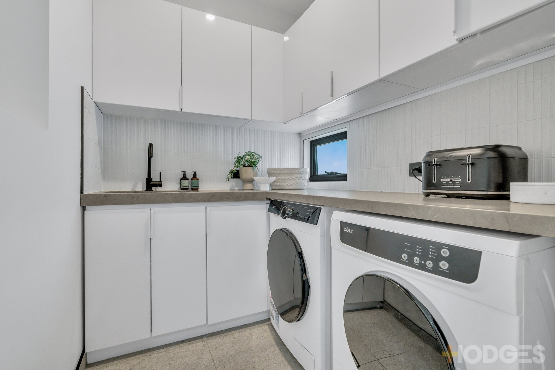 6 Thomas Court Parkdale