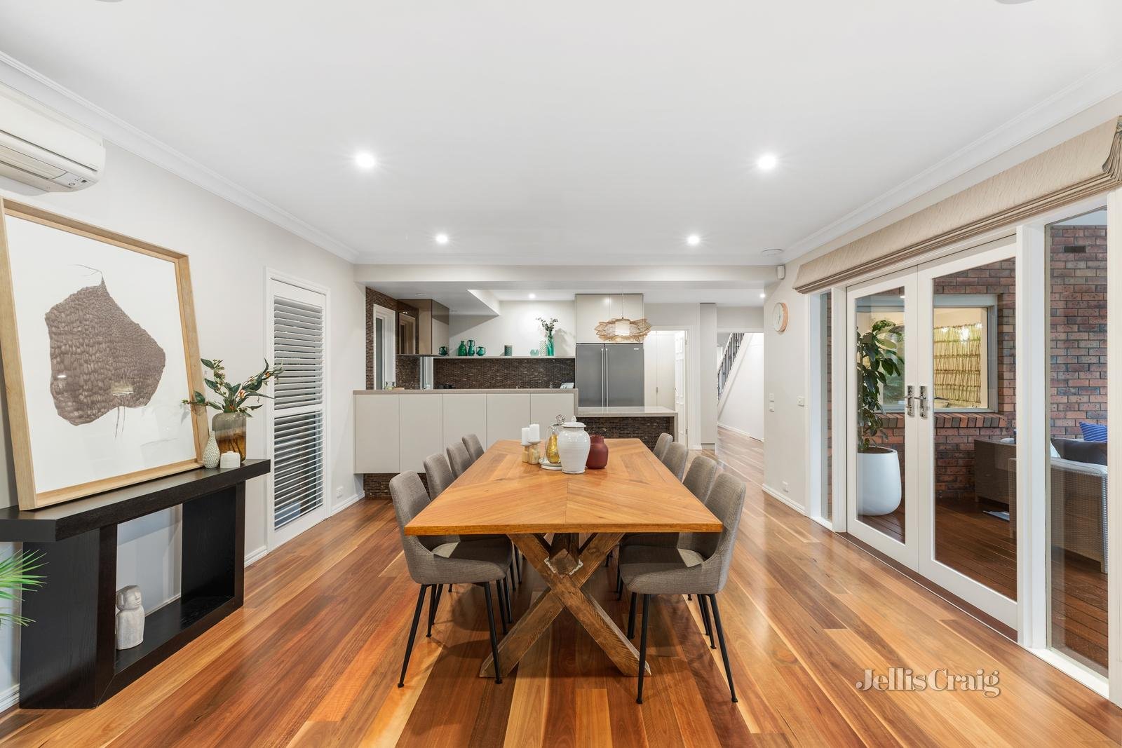 6 Thorncombe Walk, Doncaster East image 7