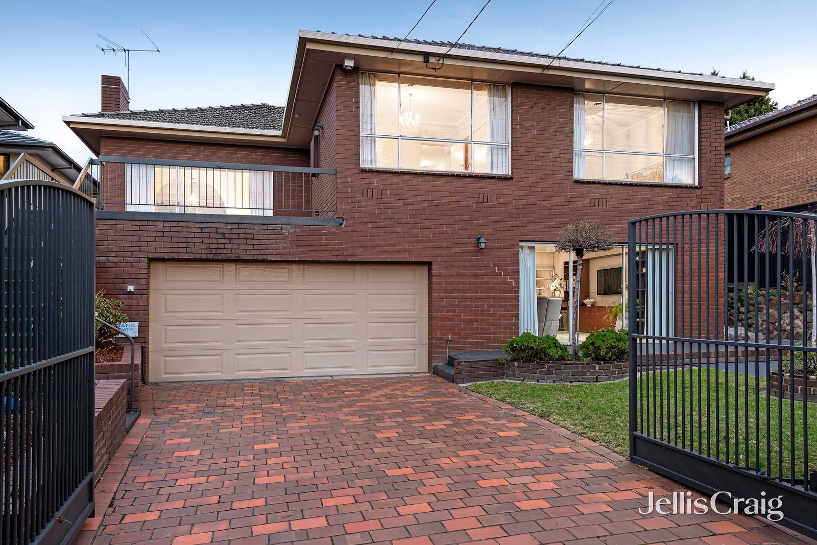6 Tracey Street, Doncaster East image 2