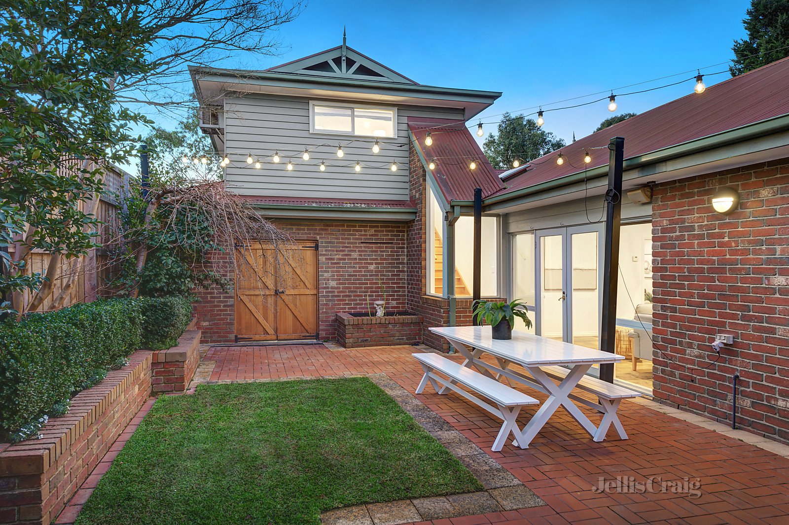 6 Trenham Court, Mitcham image 10