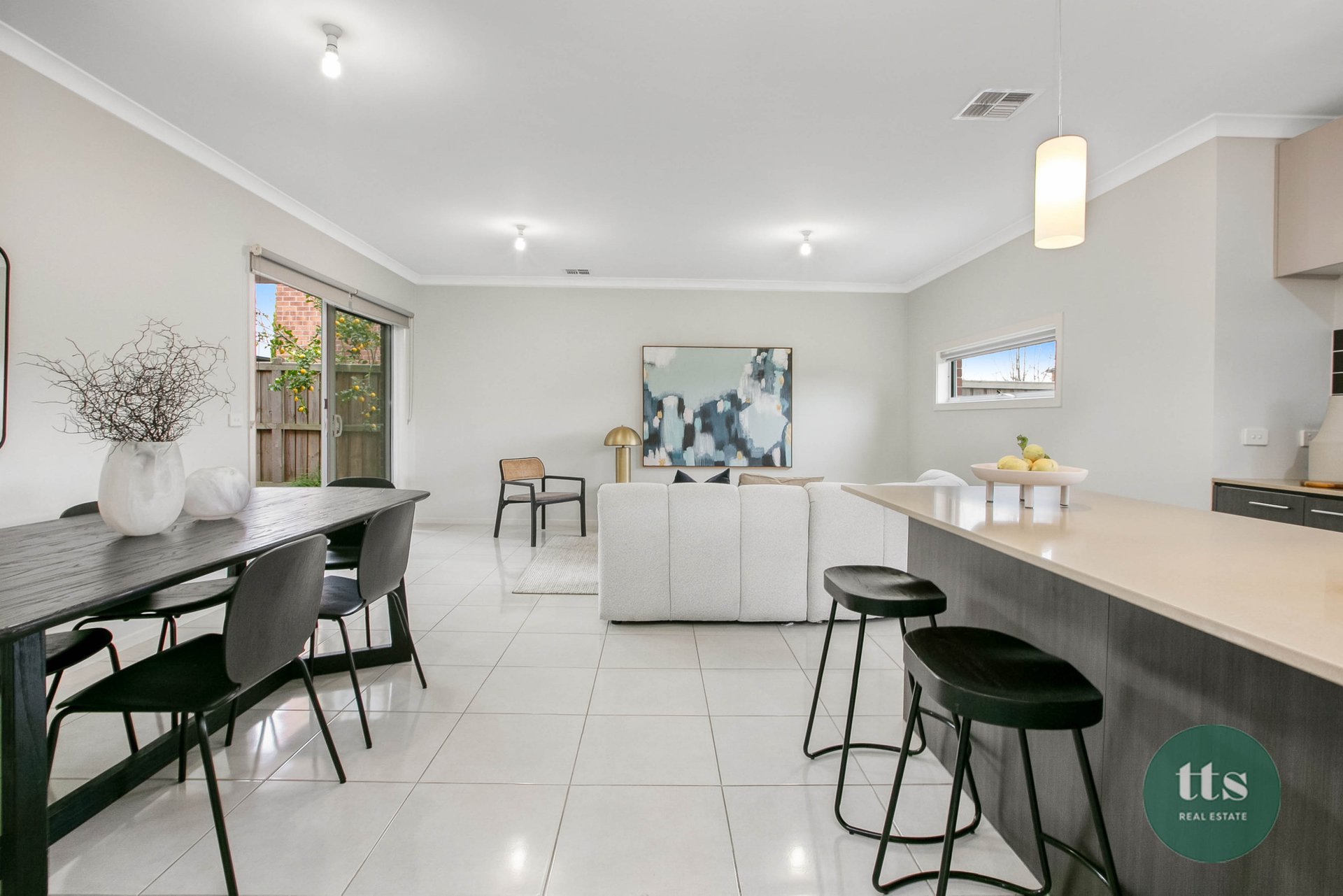 6 Trillium Blvd, Mickleham image 4