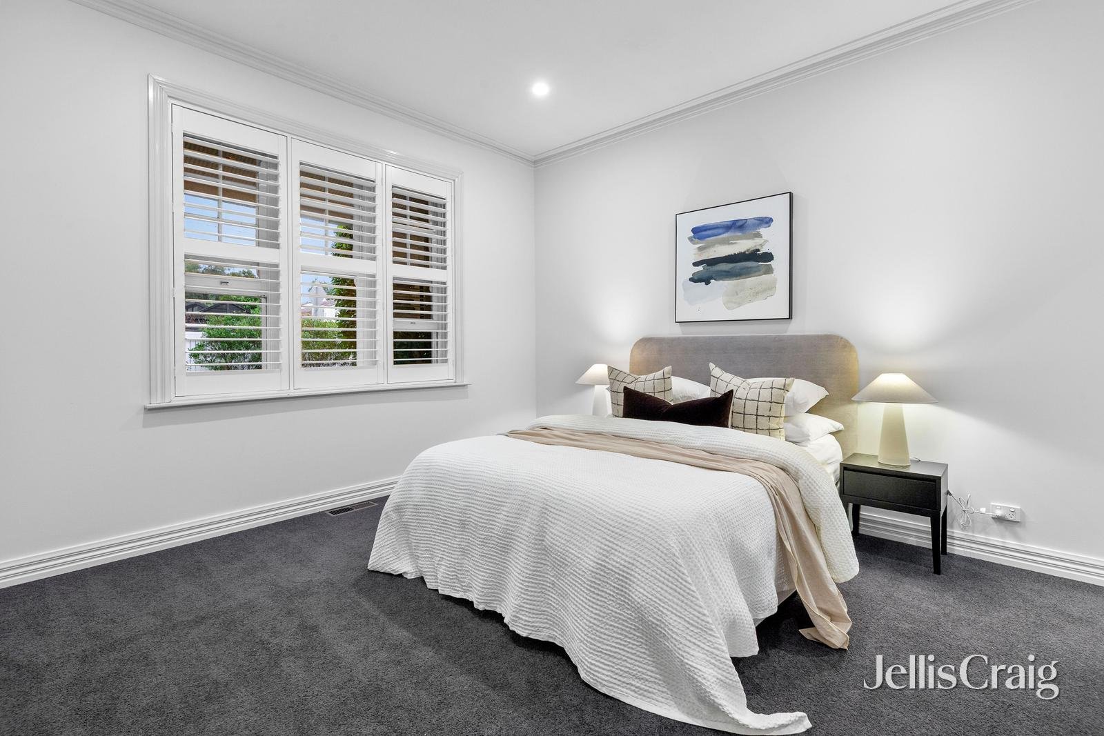 6 Valley Parade, Glen Iris image 4