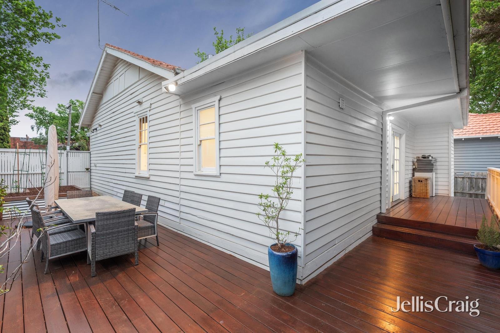 6 Valley Parade, Glen Iris image 8