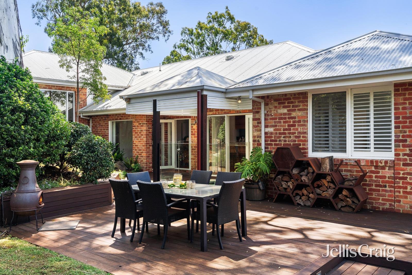 6 Valley Park Grove, Eltham image 16