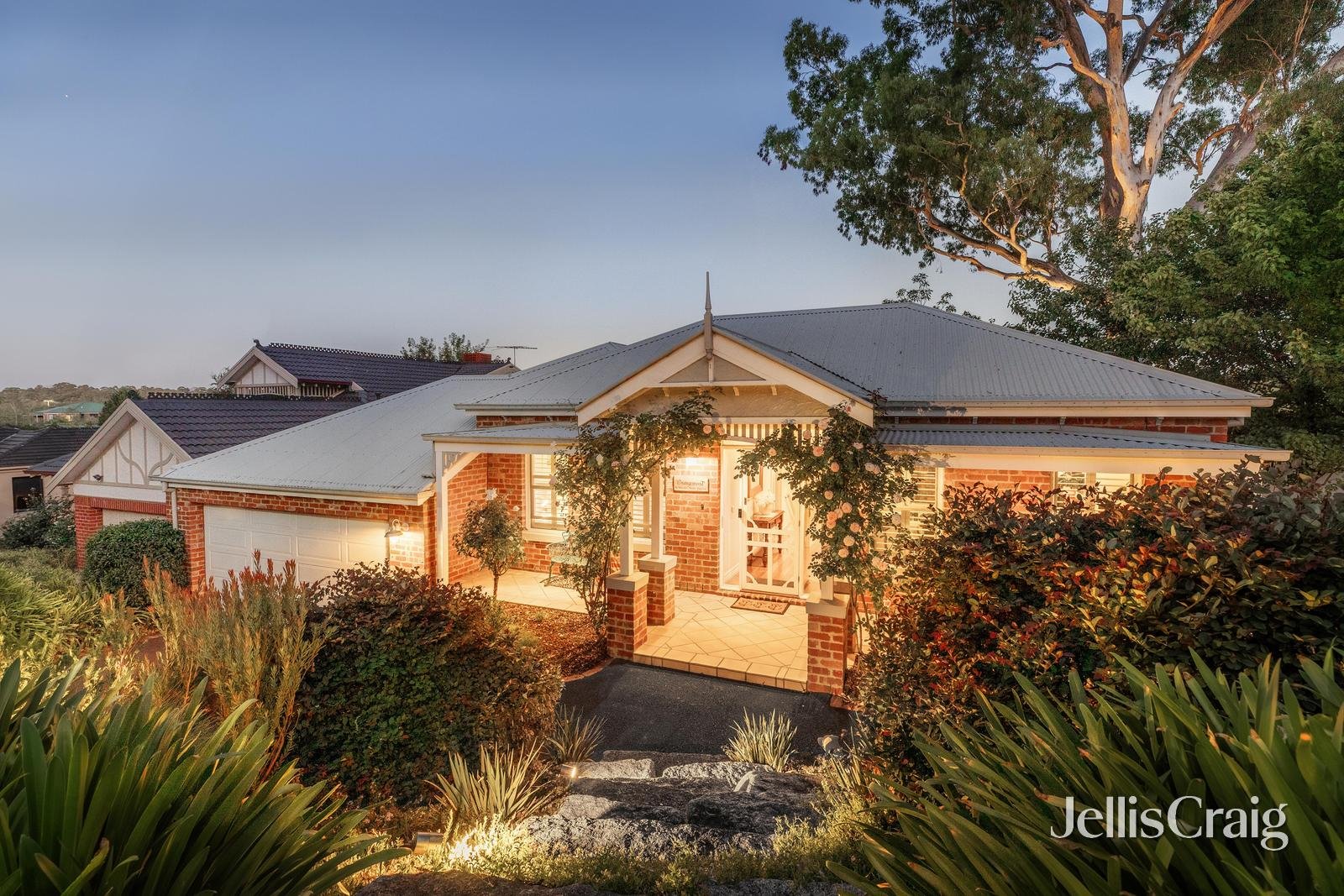 6 Valley Park Grove, Eltham image 19