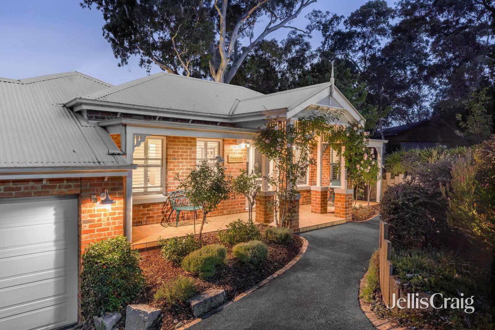 6 Valley Park Grove, Eltham image 20